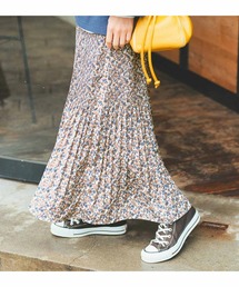 リブ　イン　コンフォート　すっきり見えを追求　シルエットが美しい細プリーツスカート