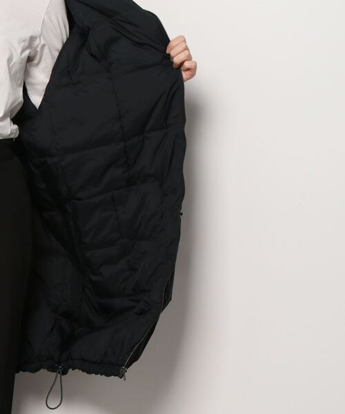 Levi's(リーバイス)の「MOMO RVS DOWN PILLOWPUFF CAVIAR(ダウンジャケット/コート・レディース・ブラック・M/S/XS)」の4枚目の写真