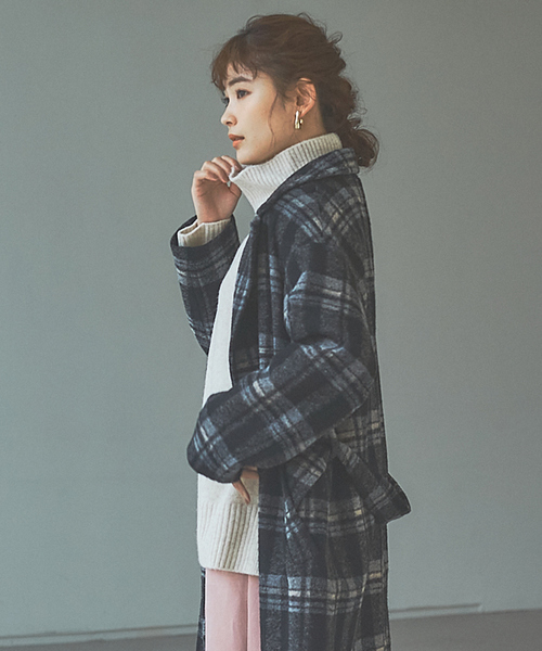 abahouse mavie(アバハウスマヴィ)の「ストレッチ混ふわタートルネック(ニット/セーター・レディース・ライトブルー/アイボリー/ダークベージュ/ラベンダー/ブラック/ブラウン系その他・フリー)」の2枚目の写真