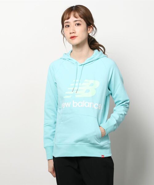 NEW BALANCE(ニューバランス)の「Essentials スタックドロゴ フーディー(パーカー・レディース・ホワイト/ライトブルー/ライトパープル/ネイビー/グレー/ブラック・SMALL/MEDIUM/LARGE)」の4枚目の写真