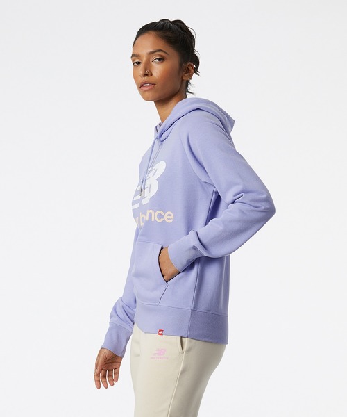 NEW BALANCE(ニューバランス)の「Essentials スタックドロゴ フーディー(パーカー・レディース・ホワイト/ライトブルー/ライトパープル/ネイビー/グレー/ブラック・SMALL/MEDIUM/LARGE)」の14枚目の写真