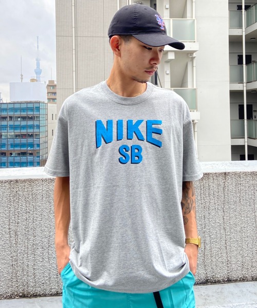 NIKE SB(ナイキエスビー)の「NIKE SB/ナイキエスビー ブランドロゴ グラフィック スケートボードTシャツ DN7288-063(Tシャツ/カットソー・メンズ・グレー・2XL/M/L/XS/XL/S)」の7枚目の写真
