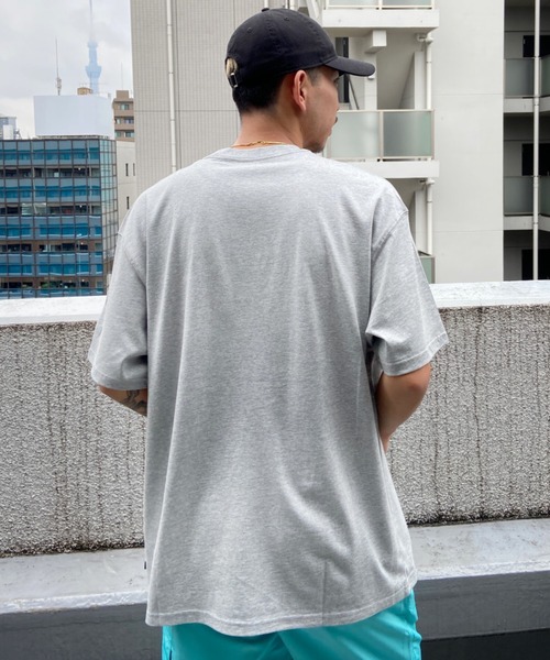 NIKE SB(ナイキエスビー)の「NIKE SB/ナイキエスビー ブランドロゴ グラフィック スケートボードTシャツ DN7288-063(Tシャツ/カットソー・メンズ・グレー・2XL/M/L/XS/XL/S)」の9枚目の写真