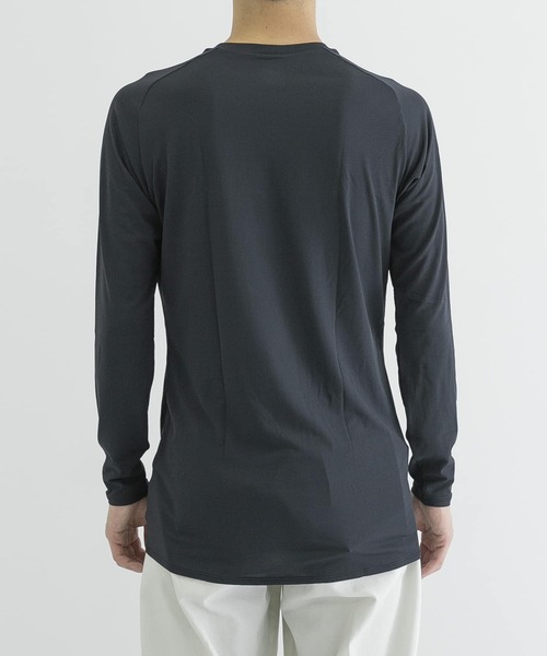 THE NORTH FACE（ザノースフェイス）の「THE NORTH FACE　LONG-SLEEVE DRY CREW（その他アンダーウェア/インナー・メンズ・ブラック・X-LARGE）」の4枚目の写真
