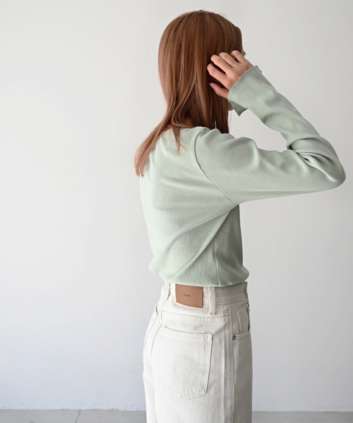 CANAL JEAN（キャナルジーン）の「RED CHOP WORKS(レッドチョップワークス) リブボートネックロングTシャツ（Tシャツ/カットソー・レディース・ホワイト/ブラック/イエロー/グリーン/クリーム・38）」の17枚目の写真