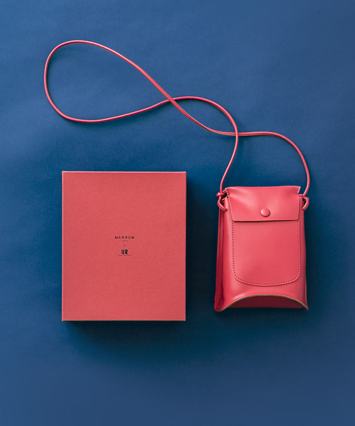 MARROW（マロウ）の「『別注』『Gina 2022Spring掲載』MARROW×URBAN RESEARCH　BENT POUCH（ショルダーバッグ・レディース・レッド・-）」の9枚目の写真