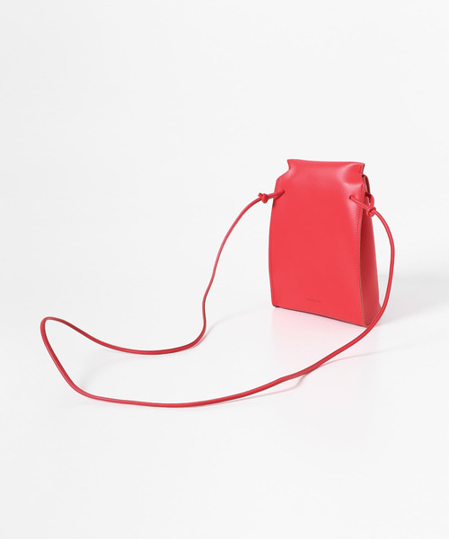 MARROW（マロウ）の「『別注』『Gina 2022Spring掲載』MARROW×URBAN RESEARCH　BENT POUCH（ショルダーバッグ・レディース・レッド・-）」の13枚目の写真