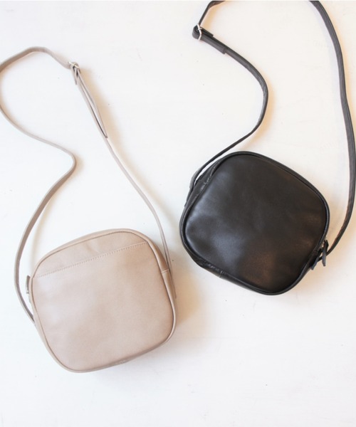 TIDEWAY(タイドウェイ)の「【TIDEWAY】ICY Shoulder Bag(ショルダーバッグ・レディース・ブラック/グレイッシュベージュ・FREE)」の16枚目の写真
