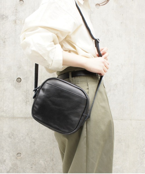 TIDEWAY(タイドウェイ)の「【TIDEWAY】ICY Shoulder Bag(ショルダーバッグ・レディース・ブラック/グレイッシュベージュ・FREE)」の8枚目の写真