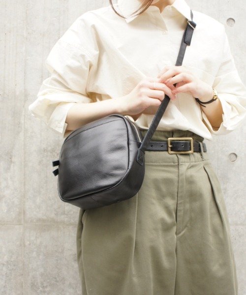 TIDEWAY(タイドウェイ)の「【TIDEWAY】ICY Shoulder Bag(ショルダーバッグ・レディース・ブラック/グレイッシュベージュ・FREE)」の6枚目の写真