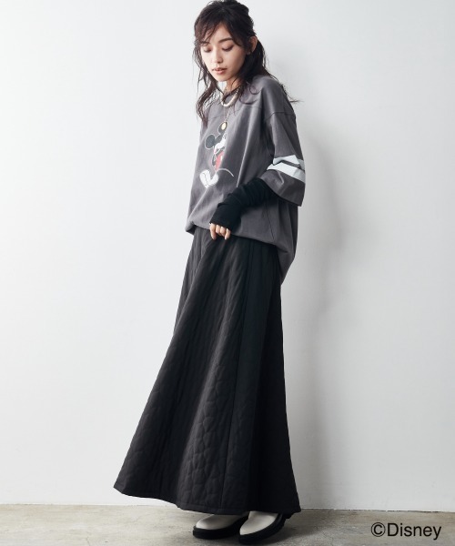 Disney（ディズニー）の「大きいサイズ ディズニー ミッキー/ヴィンテージ風プリント袖ラインバックロゴTシャツ（Tシャツ/カットソー・レディース・チャコールグレー/ベージュ/ネイビー・LL/L/4L/3L）」の14枚目の写真