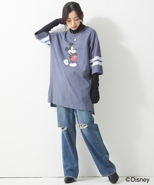 Disney（ディズニー）の「大きいサイズ ディズニー ミッキー/ヴィンテージ風プリント袖ラインバックロゴTシャツ（Tシャツ/カットソー・レディース・チャコールグレー/ベージュ/ネイビー・LL/L/4L/3L）」の21枚目の写真
