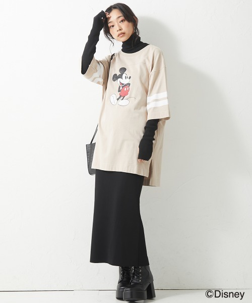 Disney（ディズニー）の「大きいサイズ ディズニー ミッキー/ヴィンテージ風プリント袖ラインバックロゴTシャツ（Tシャツ/カットソー・レディース・チャコールグレー/ベージュ/ネイビー・LL/L/4L/3L）」の15枚目の写真