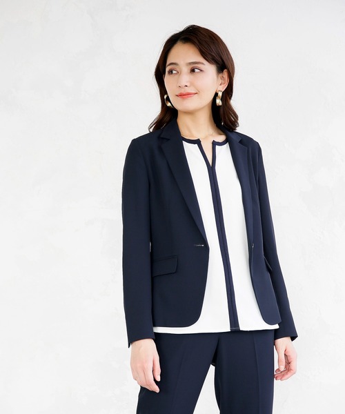 WHITE JOOLA（ホワイトジョーラ）の「【洗濯機で洗える＆防シワ】強撚ポリストレッチ・テーラードジャケット（テーラードジャケット・レディース・ベージュ/ネイビー/オフホワイト・11号/9号/7号）」の4枚目の写真