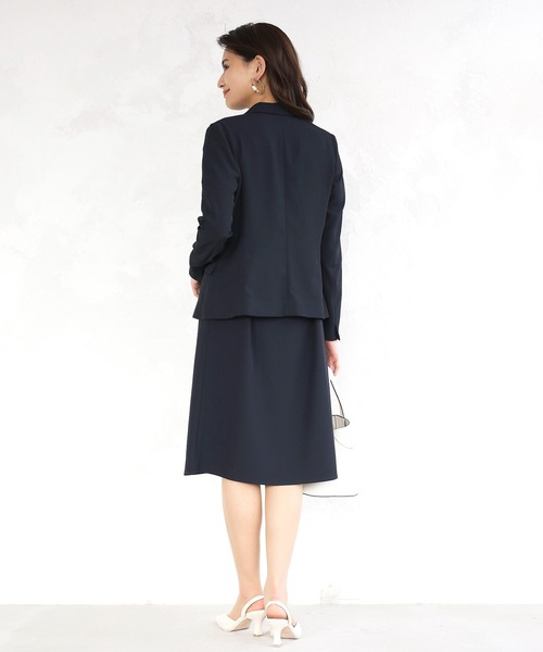 WHITE JOOLA（ホワイトジョーラ）の「【洗濯機で洗える＆防シワ】強撚ポリストレッチ・テーラードジャケット（テーラードジャケット・レディース・ベージュ/ネイビー/オフホワイト・11号/9号/7号）」の8枚目の写真