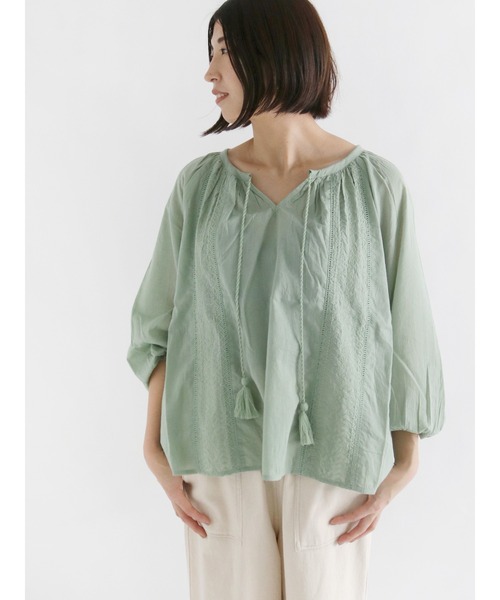 Lugnoncure（ルノンキュール）の「刺繍ギャザープルオーバー(セットアップ可)（シャツ/ブラウス・レディース・ブラック/オフホワイト/グリーン・ﾌﾘ-）」の3枚目の写真