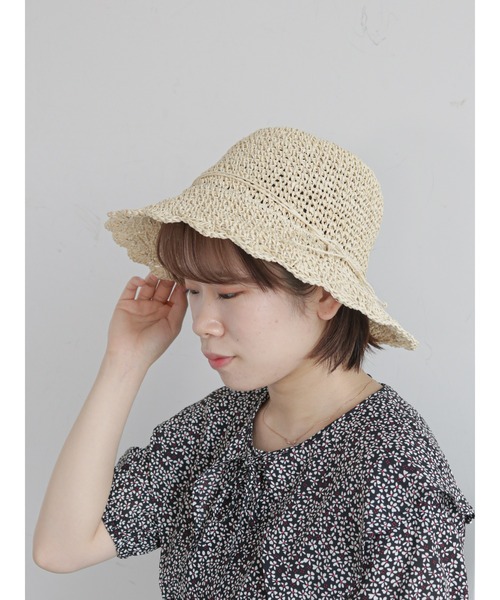 ehka sopo（エヘカソポ）の「スカラップペーパーハット（ハット・レディース・ベージュ/ブラウン/オフホワイト・ﾌﾘ-）」の2枚目の写真