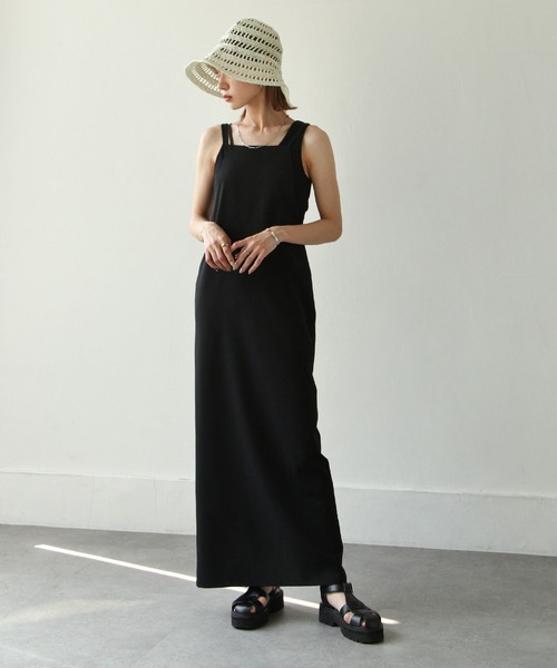 Chillfar(チルファー)の「キャミワンピース(ワンピース・レディース・ブラック/カーキ/アイボリー・FREE)」の2枚目の写真