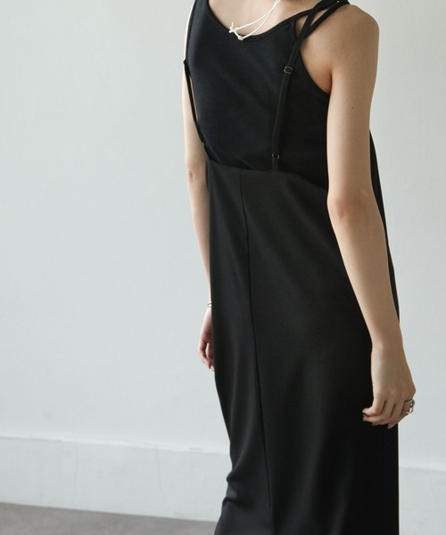 Chillfar(チルファー)の「キャミワンピース(ワンピース・レディース・ブラック/カーキ/アイボリー・FREE)」の13枚目の写真