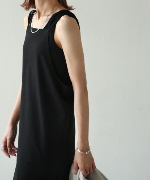 Chillfar(チルファー)の「キャミワンピース(ワンピース・レディース・ブラック/カーキ/アイボリー・FREE)」の5枚目の写真