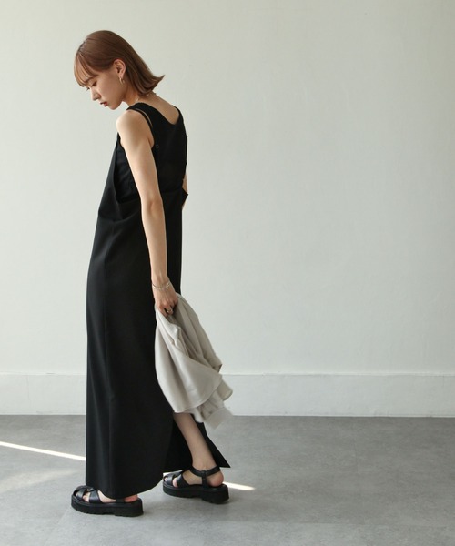 Chillfar(チルファー)の「キャミワンピース(ワンピース・レディース・ブラック/カーキ/アイボリー・FREE)」の16枚目の写真