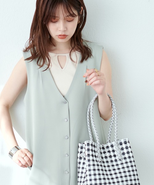 natural couture（ナチュラルクチュール）の「前後2WAY三角あきテレコリブタンク（タンクトップ・レディース・ブラウン/ピンク/アイボリー/スミクロ・FREE）」の6枚目の写真