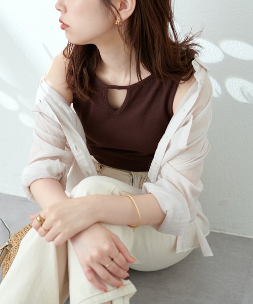 natural couture（ナチュラルクチュール）の「前後2WAY三角あきテレコリブタンク（タンクトップ・レディース・ブラウン/ピンク/アイボリー/スミクロ・FREE）」の11枚目の写真