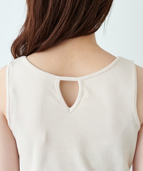 natural couture（ナチュラルクチュール）の「前後2WAY三角あきテレコリブタンク（タンクトップ・レディース・ブラウン/ピンク/アイボリー/スミクロ・FREE）」の21枚目の写真