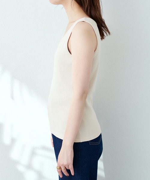 natural couture（ナチュラルクチュール）の「前後2WAY三角あきテレコリブタンク（タンクトップ・レディース・ブラウン/ピンク/アイボリー/スミクロ・FREE）」の18枚目の写真