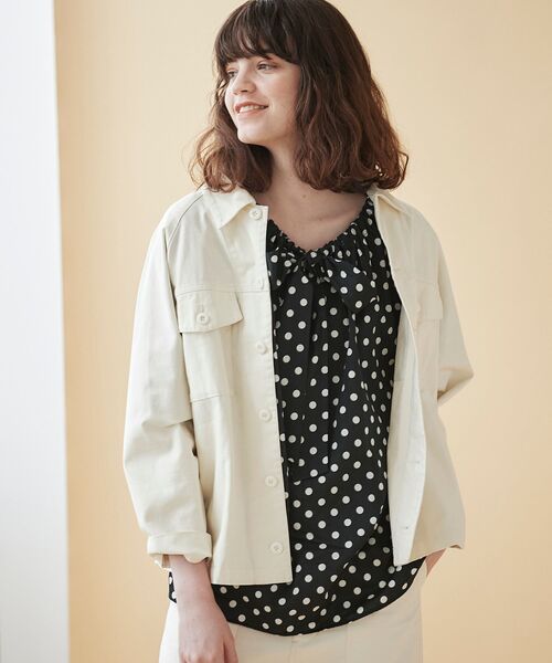 le.coeur blanc（ルクールブラン）の「バックサテンミリタリージャケット（ミリタリージャケット・レディース・アイボリー/カーキオリーブ・38）」の6枚目の写真