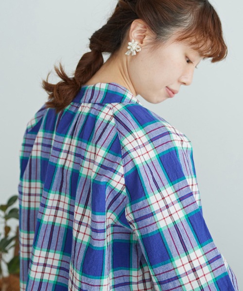 chambre de charme（シャンブルドゥシャーム）の「cdc マドラス シャーリングブラウス（シャツ/ブラウス・レディース・パープル/レッド・FREE）」の3枚目の写真