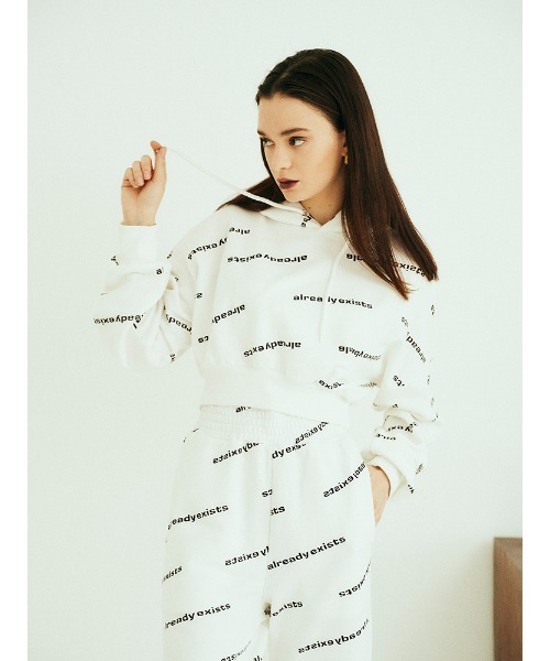 ENVYM(アンビー)の「オールロゴショートPO(Tシャツ/カットソー・レディース・ホワイト/ブラック・FREE)」の3枚目の写真