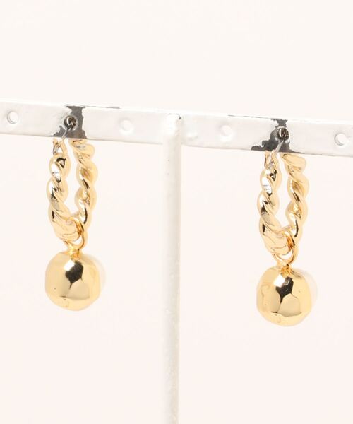tone(トーン)の「【aussi/オッスィー】2way twist hoop パール ピアス(ニッケルフリー)(ピアス(両耳用)・レディース・ゴールド/シルバー・FREE)」の4枚目の写真
