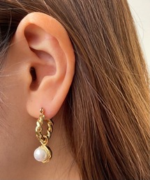 【aussi/オッスィー】2way twist hoop パール ピアス（ニッケルフリー）