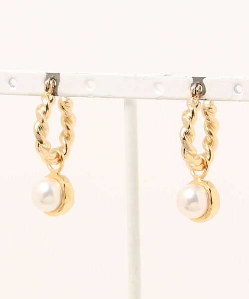 tone(トーン)の「【aussi/オッスィー】2way twist hoop パール ピアス(ニッケルフリー)(ピアス(両耳用)・レディース・ゴールド/シルバー・FREE)」の11枚目の写真