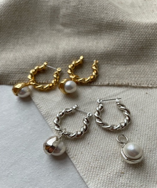 tone(トーン)の「【aussi/オッスィー】2way twist hoop パール ピアス(ニッケルフリー)(ピアス(両耳用)・レディース・ゴールド/シルバー・FREE)」の5枚目の写真