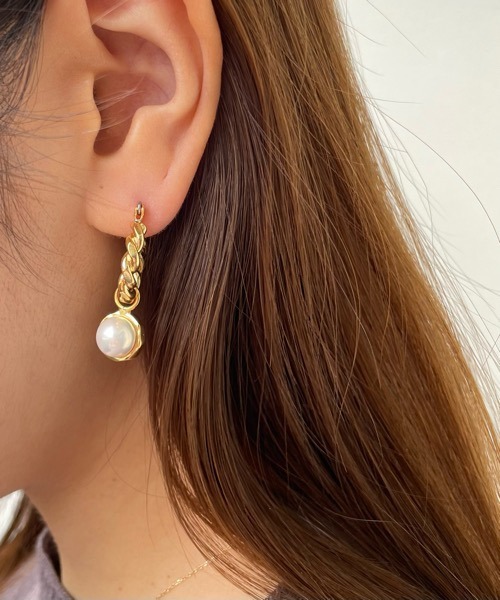tone(トーン)の「【aussi/オッスィー】2way twist hoop パール ピアス(ニッケルフリー)(ピアス(両耳用)・レディース・ゴールド/シルバー・FREE)」の10枚目の写真