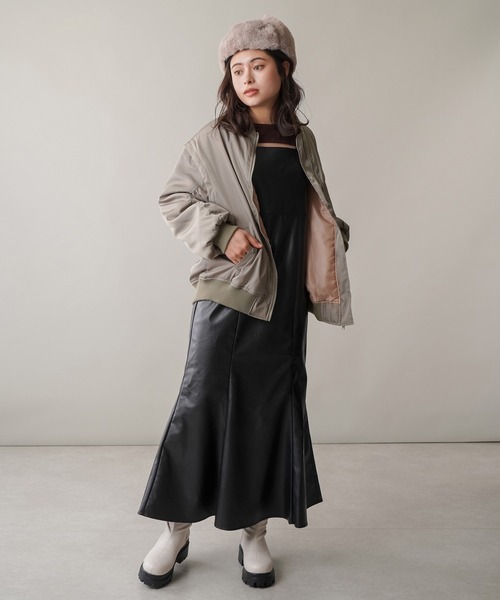 SPINNS(スピンズ)の「【マルチWAY】MA-1肩ジップジャケット/ベスト(MA-1・レディース・アイボリー/カーキ/ブラック・ONESIZE)」の11枚目の写真