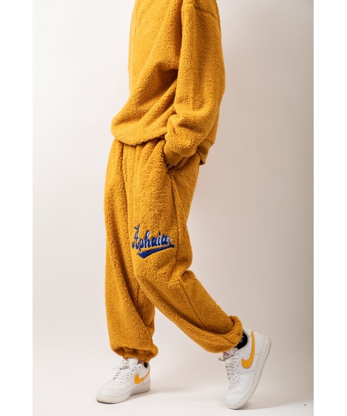 Beno（ビーノ）の「シルキーボア サガラ刺繍レターロゴ ワイドジョガーパンツ（スウェットパンツ・メンズ・グリーン/イエロー/オフホワイト/ピンクベージュ/ブラック・L/M）」の13枚目の写真