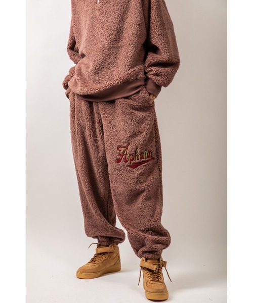 Beno（ビーノ）の「シルキーボア サガラ刺繍レターロゴ ワイドジョガーパンツ（スウェットパンツ・メンズ・グリーン/イエロー/オフホワイト/ピンクベージュ/ブラック・L/M）」の18枚目の写真