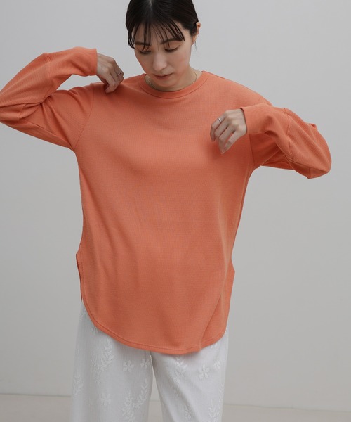 select MOCA(セレクトモカ)の「サーマルラウンドヘムベーシックロングTシャツ(Tシャツ/カットソー・レディース・コーラル/ブラック/オフホワイト・FREE)」の13枚目の写真