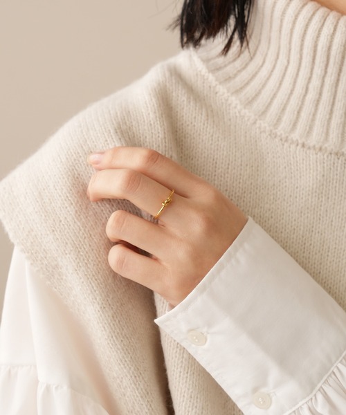 IAMUSE（アイアミューズ）の「金属アレルギー対応　ノットモチーフリング S0830【IAMUSE】（リング・レディース・ゴールド・9号/11号/13号）」の3枚目の写真