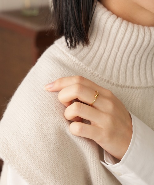 IAMUSE（アイアミューズ）の「金属アレルギー対応　ノットモチーフリング S0830【IAMUSE】（リング・レディース・ゴールド・9号/11号/13号）」の4枚目の写真