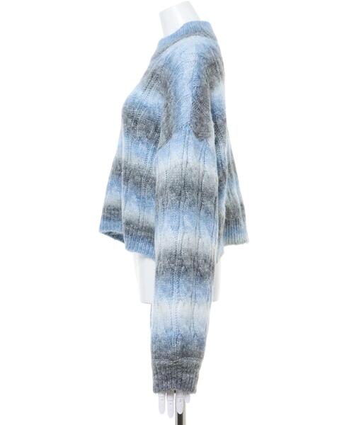 INGNI（イング）の「モックネックグラデーションケーブルニット（ニット/セーター・レディース・ブルー/ピンク/イエロー・M）」の5枚目の写真