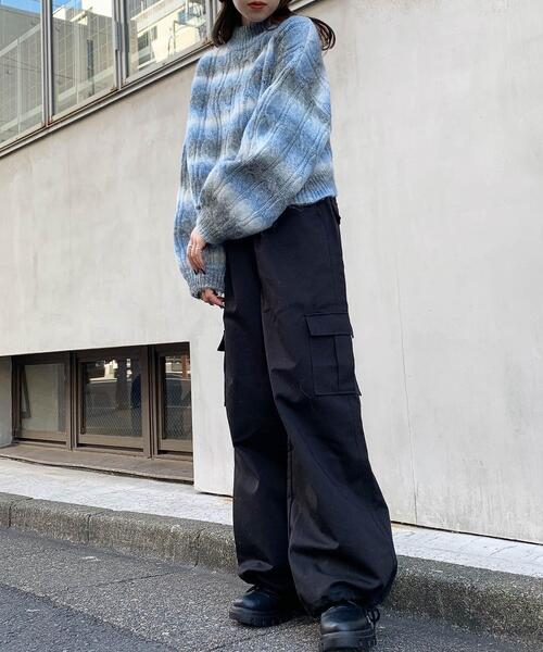 INGNI（イング）の「モックネックグラデーションケーブルニット（ニット/セーター・レディース・ブルー/ピンク/イエロー・M）」の10枚目の写真