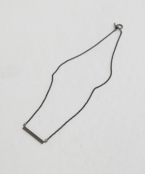 ETELIO（エテリオ）の「ロゴプレート チェーンネックレス（ネックレス・メンズ・ブラック/シルバー・FREE）」の3枚目の写真