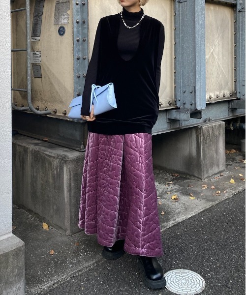 Ameri（アメリ）の「NUANCE CURVE VELOUR VEST（ベスト）」 - WEAR