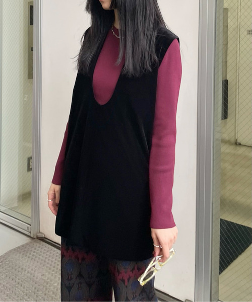 Ameri（アメリ）の「NUANCE CURVE VELOUR VEST（ベスト）」 - WEAR