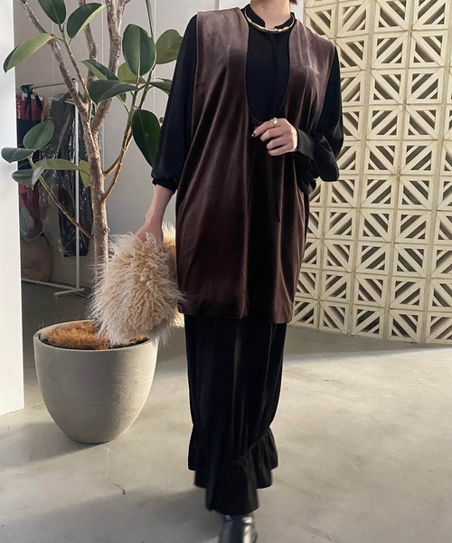 アメリ　AMERI NUANCE CURVE VELOUR VEST AW Ameri（アメリ）の「NUANCE CURVE VELOUR VEST（ベスト）」 - WEAR
