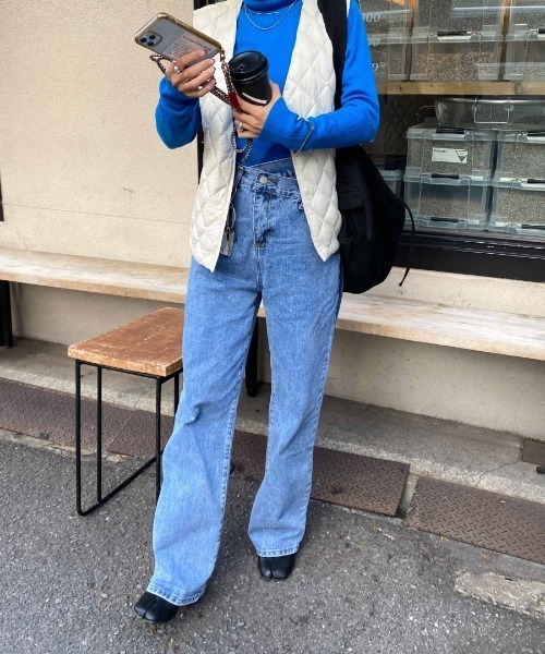 ISOOK(アイスー)の「Waist design loose denims / ウエストデザインルーズデニム(デニムパンツ・レディース・ライトブルー・S/M)」の14枚目の写真